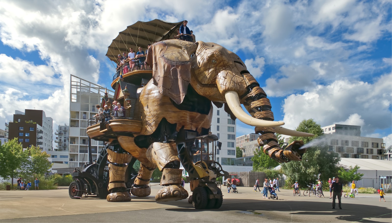 The mechanical elephant of Nantes